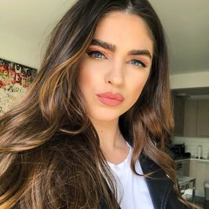 Meet your Posher, Christine